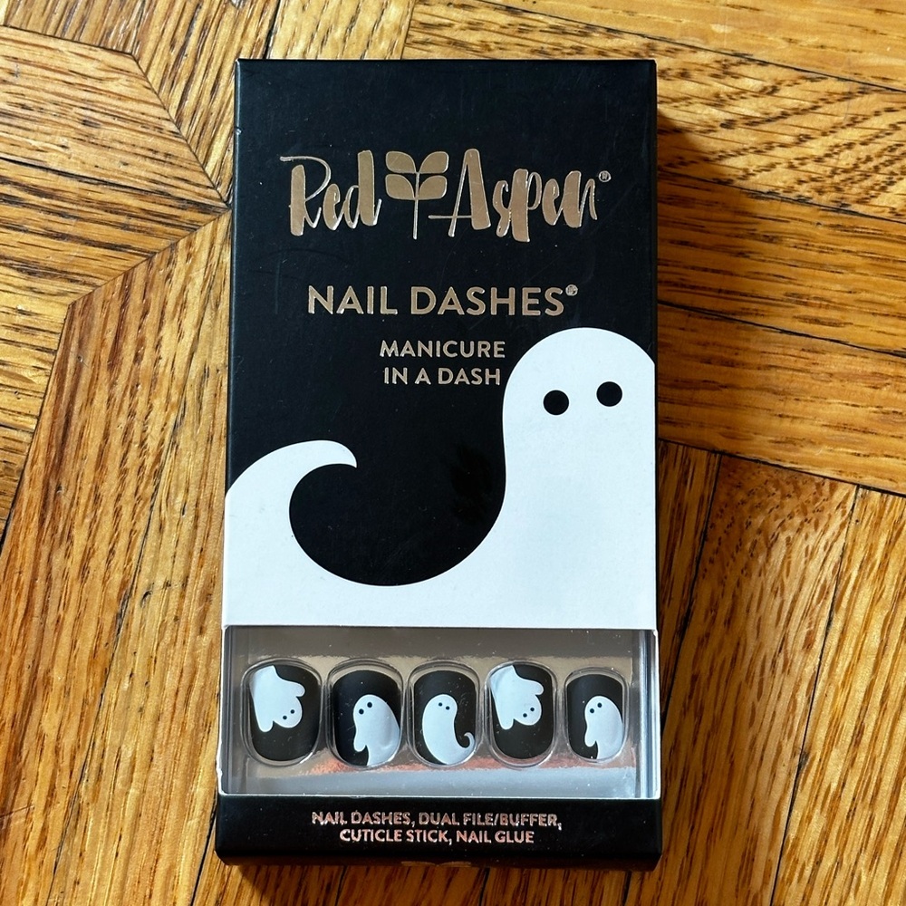 Boo-tiful, Beverly, Red Aspen press on nails